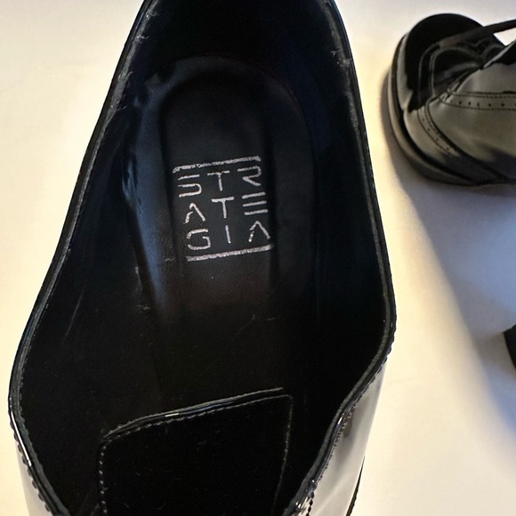 Strategia Patent Leather Shoes. Size 38. Colour black - Picture 2 of 6